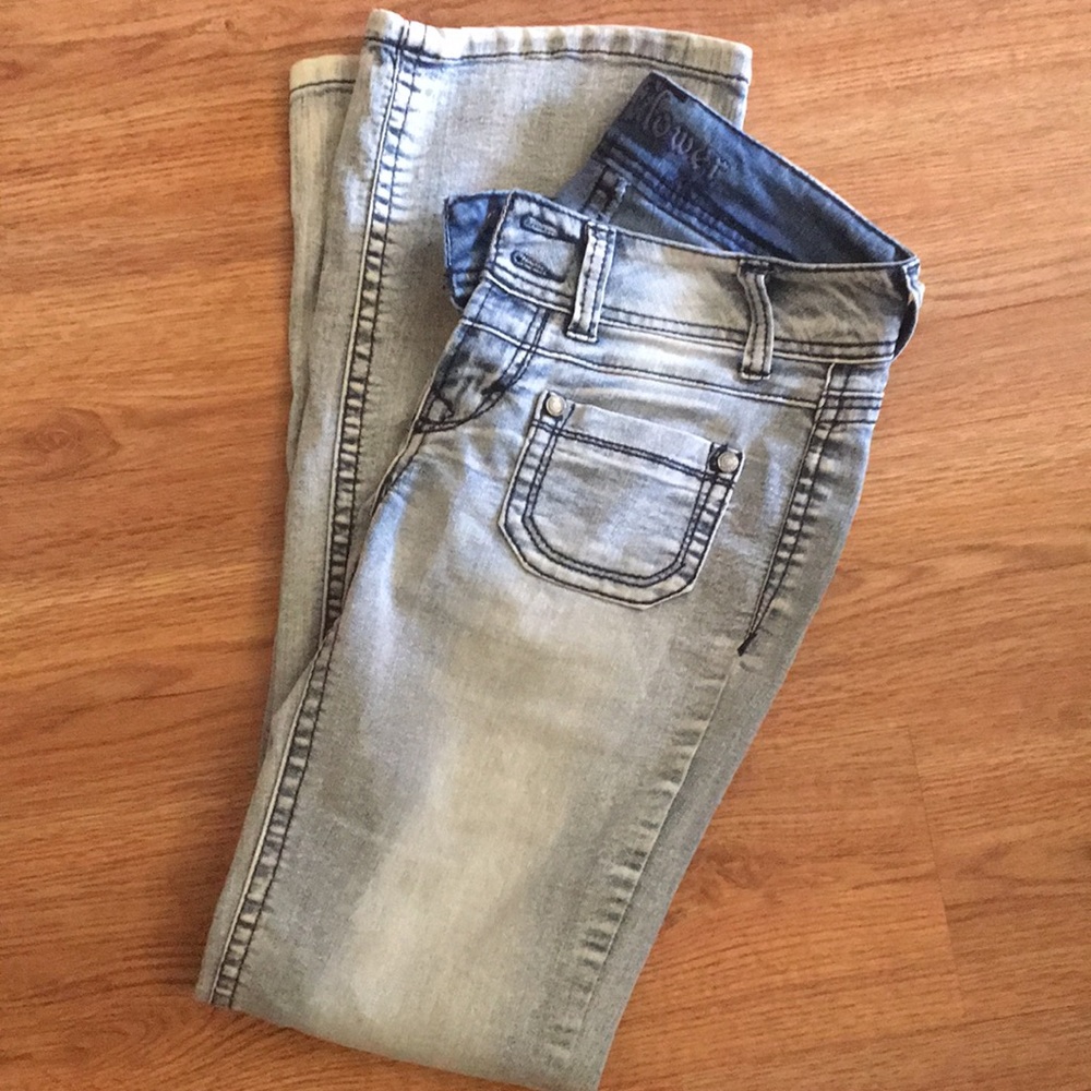 NWOT Wallflower Jeans